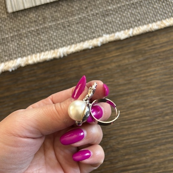 Fashion ring, adjustable, AB stones, oversized faux pearl - Picture 8 of 8